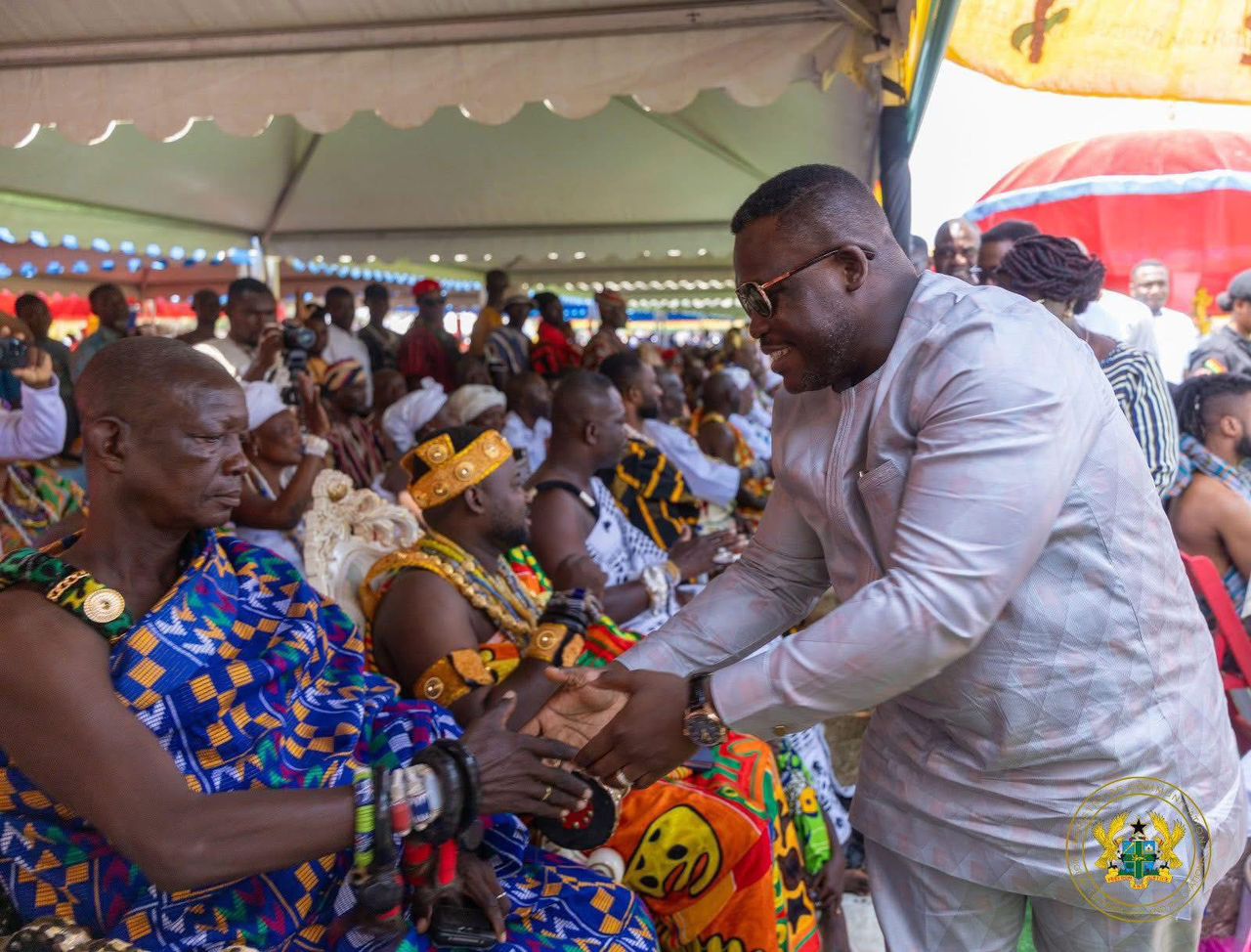 Chief greeting at Homowo